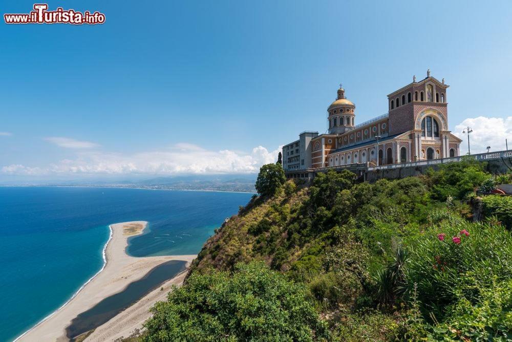 Residence Casa Torretta Gioiosa Marea Bagian luar foto